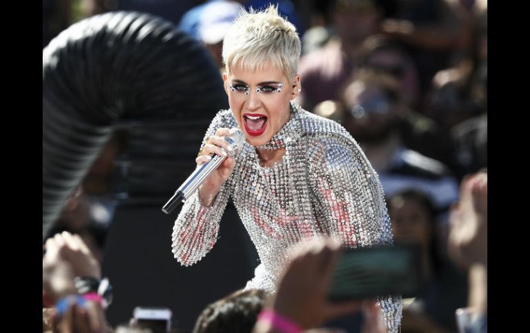 'Elementos importantes del diseño de escenografía de mi gira no pudieron estar disponibles', declara la cantante. AP / ARCHIVO