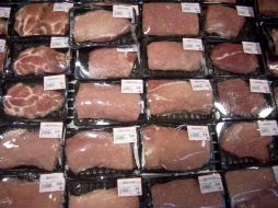 En 4 años las tiendas especializadas y supermercados le han ganado terreno a los locales de mercados tradicionales. EFE / ARCHIVO