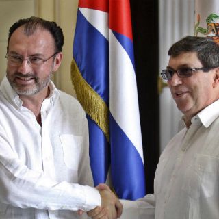 México exime de visas a funcionarios cubanos