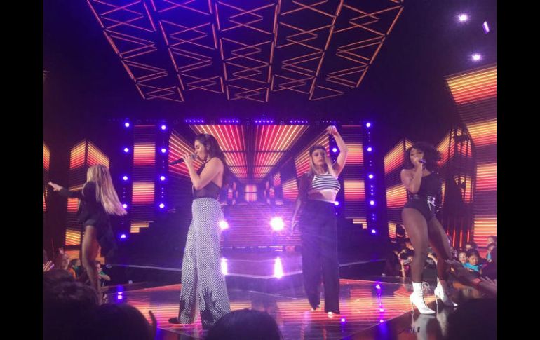 Fifth Harmony generó euforia entre los asistentes. TWITTER / @MundonickLA