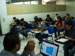 Pese a que hay algunos maestros que han tratado de irse adaptando, persisten algunos que 'están chapados a la antigua'. EL INFORMADOR / ARCHIVO