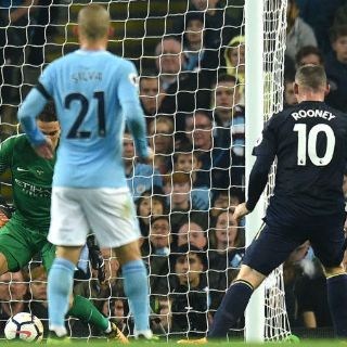 Wayne Rooney anota el gol 200 de su carrera en Inglaterra