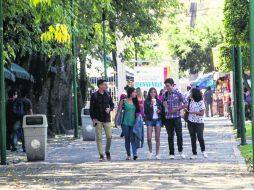 Estudiantes reportan robos con violencia de celulares, dinero y hasta mochilas afuera de los planteles. EL INFORMADOR / F. Atilano