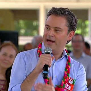 Aurelio Nuño llama 'astróloga' a la astrónoma Julieta Fierro