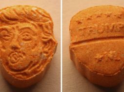 Los dos ocupantes del vehículo donde encontraron las drogas son detenidos. EFE / A. Lemper