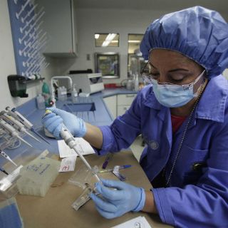 Química, la carrera mejor pagada en el país