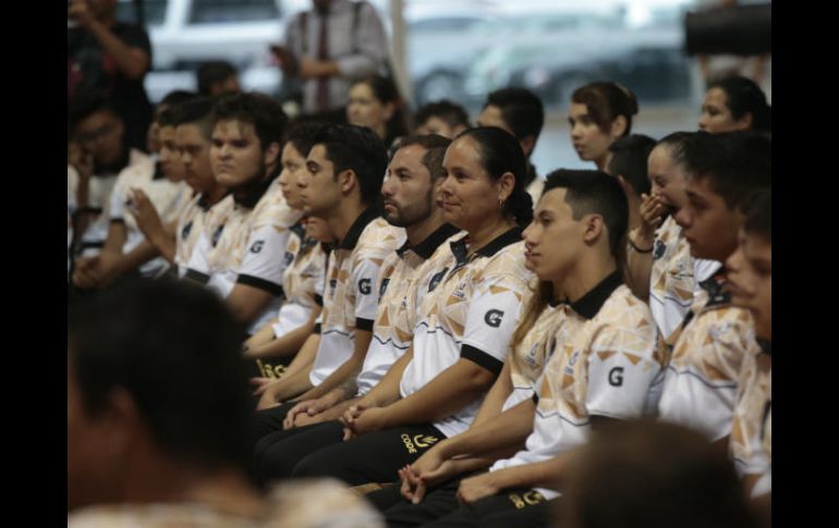 El Domo del Code Alcalde fue el escenario donde se congregaron atletas y entrenadores para atestiguar el abanderamiento. EL INFORMADOR / F. Atilano