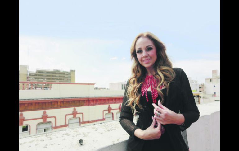 Artista. Alejandra Orozco promueve su sencillo 'Queda prohibido'. EL INFORMADOR / G. Gallo