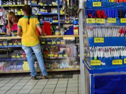 El costo más bajo de la lista de 17 artículos escolares básicos fue de 444.26 pesos, el más alto alcanzó los mil 083.59 pesos. EL INFORMADOR / ARCHIVO