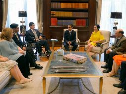 El Mandatario mostró a los jóvenes diversas áreas de la residencia oficial. TWITTER / @PresidenciaMX