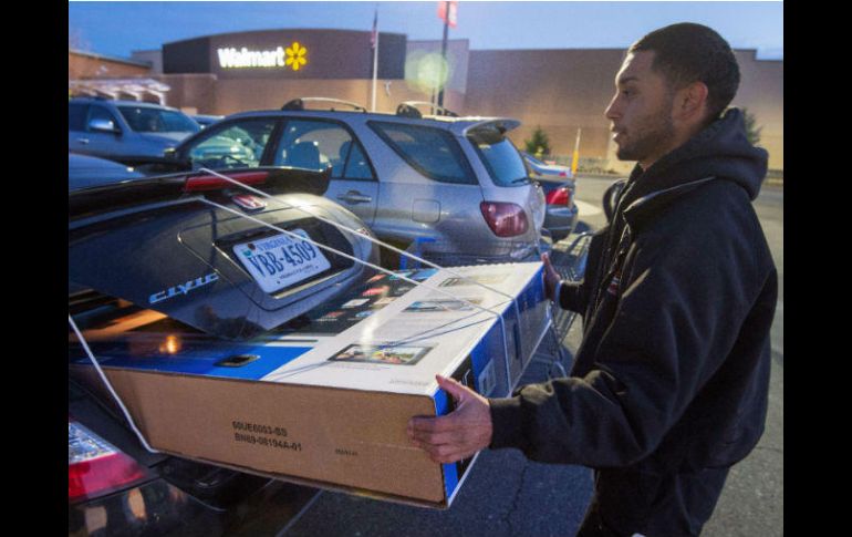 Cuatro de cada 10 televisores comprados en EU son fabricados en México; también 1 de cada 10 coches. AFP / ARCHIVO
