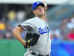 Dominante. Rich Hill tuvo una labor de 10 entradas en las que toleró sólo un hit, el jonrón del triunfo para Piratas. AFP /