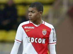 Mbappé cobrará al año 18 millones de euros, 21 millones de dólares, precisan. ESPECIAL /
