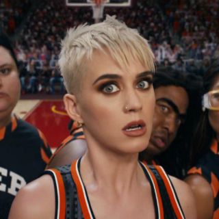 Katy Perry estrena video de 'Swish Swish'