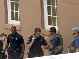 La policía envió equipos de asalto y una unidad antiexplosivos al lugar. AP / G. Beahm