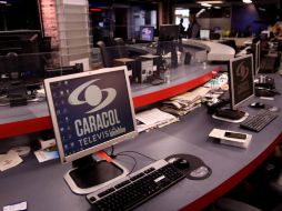 La televisora Caracol defiende la cobertura que ha hecho el canal de la crisis venezolana. EFE / M. Dueñas