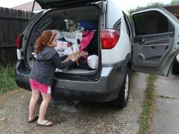 Autoridades han apoyado en desalojos voluntarios y obligatorios de algunas áreas de Texas ante el impacto de ''Harvey''. AFP / J. Raedle