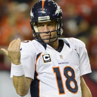 Peyton Manning llega al encuentro México Siglo XXI