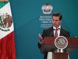 Peña Nieto recibió a cada uno de los representantes diplomáticos y dialogó con ellos. SUN / ARCHIVO
