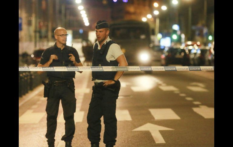 Según la agencia de prensa Belga, el hombre, de unos treinta años, fue llevado al hospital. EFE / O. Hoslet