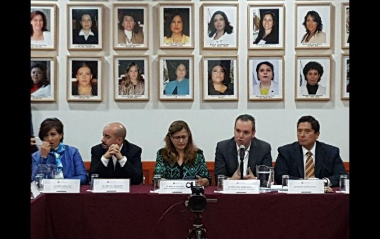 Los diputados Pilar Pérez Chavira e Ismael del Toro reiteraron la voluntad del Legislativo para elegir una comisión confiable. FACEBOOK / legislativojal