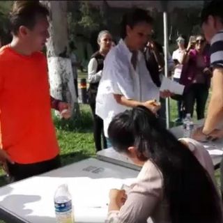 Pablo Lemus acude a votar su ratificación