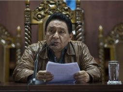 El presidente del Constitucional, Francisco de Mata Vela, comunicó a la prensa la decisión . AP / L. Soto