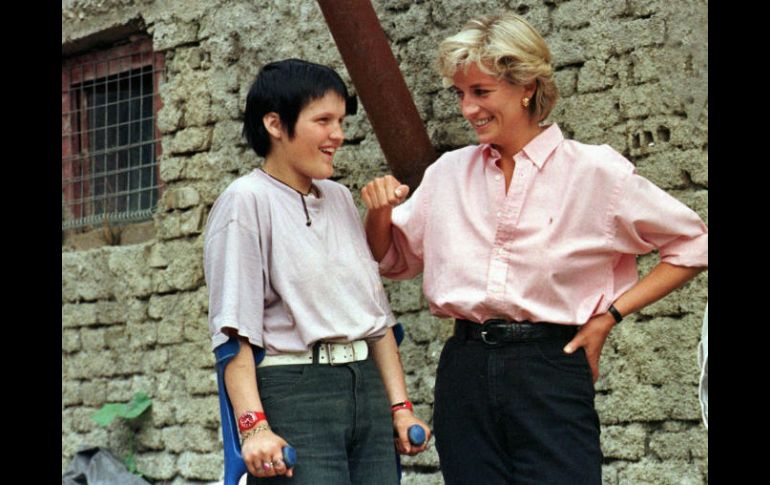 Los príncipes Guillermo y Enrique afirmaron que estaban 'en estado de conmoción' los días subsecuentes a la noticia. AP / ARCHIVO