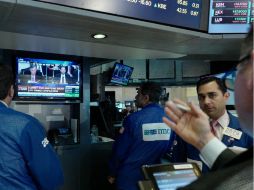 Los descensos se produjeron en el sector energético, financiero y de bienes de consumo cíclicos. AP / ARCHIVO