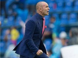 Al técnico español le llama la atención que los clubes mexicanos jueguen con línea de cinco, algo que no se hace mucho en Europa. MEXSPORT / ARCHIVO