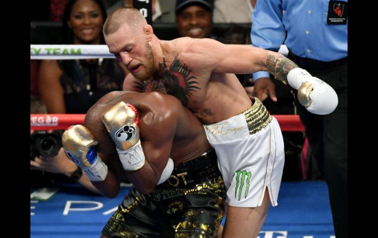 'Money' Mayweather se impuso a McGregor en una contienda que desató todo tipo de comentarios. AFP / E. Miller