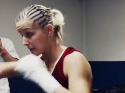 Angelique Duchemin se proclamó campeona del mundo de peso pluma en mayo pasado y de Europa en 2015. YOUTUBE / Elian Robert