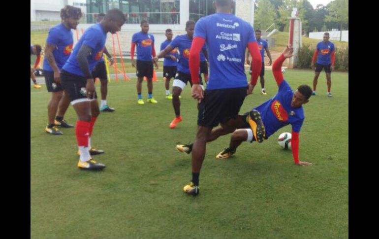 Los panameños se preparan en Estados Unidos para el partido contra México. TWITTER / @Fepafut