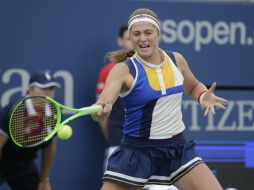 El partido fue suspendido por lluvia y luego se trasladó a una cancha cubierta. AP / S. Wenig