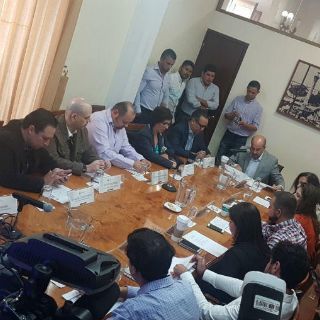 Buscan aplicar tope salarial en presupuesto 2018