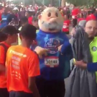 Obligan al Dr. Simi a abandonar el maratón de la Ciudad de México