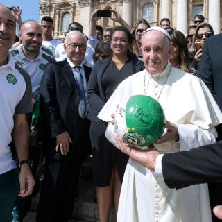 El Papa bendice al club Chapecoense