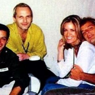 Bosé publica foto con Rebecca de Alba, Ricky Martin y Sanz