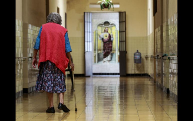 El IJAS dijo que también se recibirán donativos en especie, como pañales, consumibles para aseo, medicamentos y sillas de ruedas. EL INFORMADOR / ARCHIVO