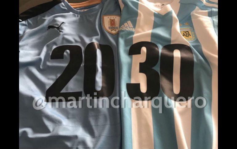 Messi y Suárez forman una dupla ofensiva letal en el Barcelona de la Liga española. TWITTER / @MartinCharquero