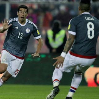 Paraguay revive con victoria sobre Chile