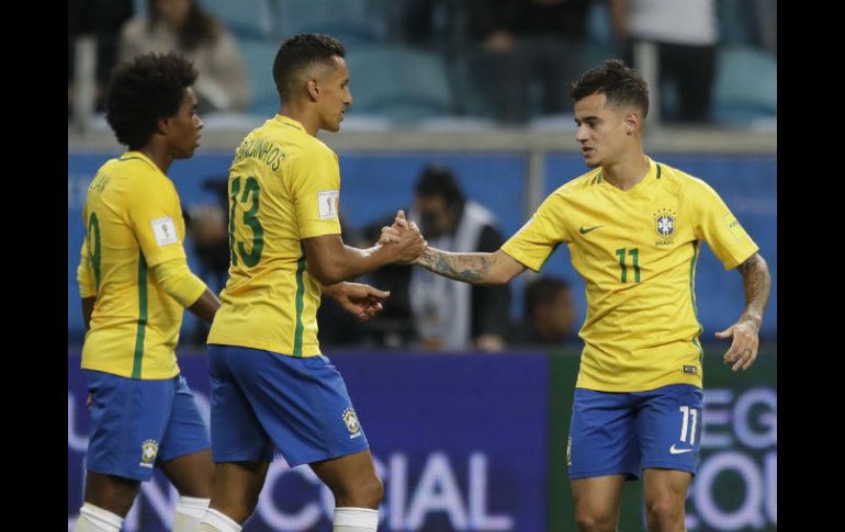 Dos goles de Paulinho y Philippe Coutinho en la segunda mitad le dieron la victoria a Brasil. AP / A. Penner