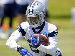 Acusan en la demanda de haber ocultado información que favorecía a Elliott antes que Roger Goodell diera el castigo el 11 de agosto. TWITTER / @EzekielElliott