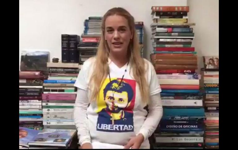 ‘Están haciendo de un caso personal un escándalo donde no lo hay’, dijo la activista en un video. TWITTER / @liliantintori