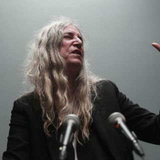 Me avergüenza en lo que EU se ha convertido: Patti Smith