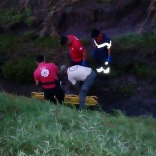 Hallan cuerpo de joven arrastrado por arroyo en Autlán
