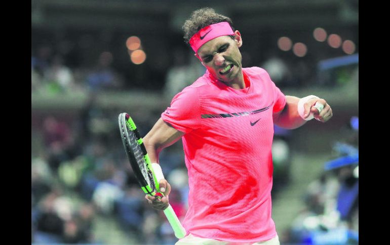 Fueron más de tres horas las que Rafael Nadal sudó la gota gorda para imponerse a Leonardo Mayer. AFP /