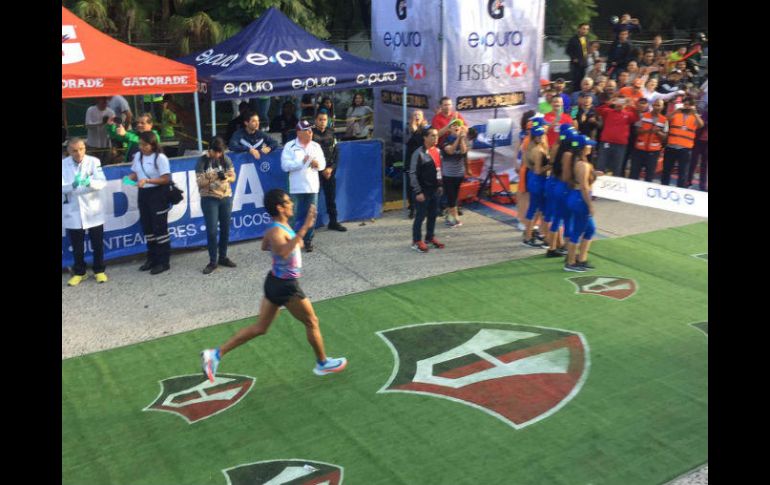 Con un tiempo oficial de 01:05:29, Pérez logra consolidarse como el mejor fondista de esta edición TWITTER / @AndreMarxCode