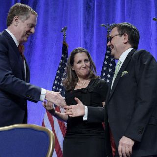 Canciller canadiense llega a México por segunda ronda del TLCAN