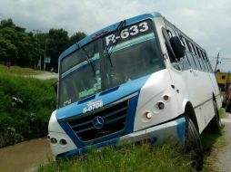 El chofer de la unidad fue rescatado por elementos de la corporación. ESPECIAL / Protección Civil Zapopan